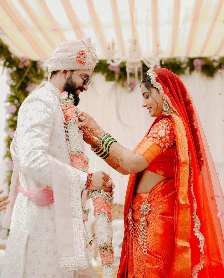 Best wedding photographer in borivali mumbai couple get married